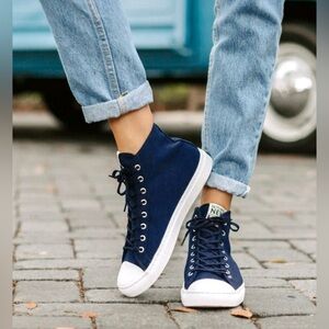 Nothing New Women’s Classic High Top Sneakers in Navy Blue x White, Size 10